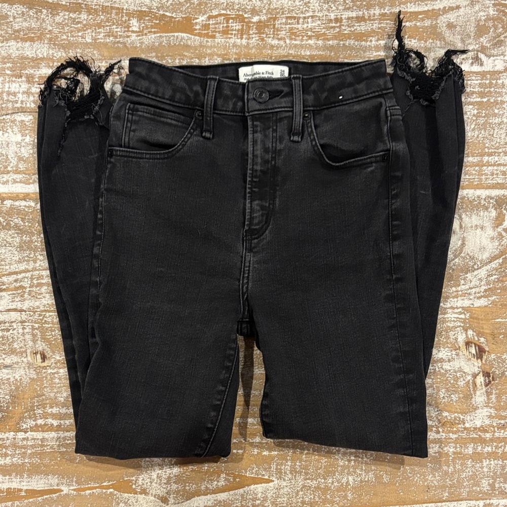 Abercrombie & Fitch Black Cropped Jeans